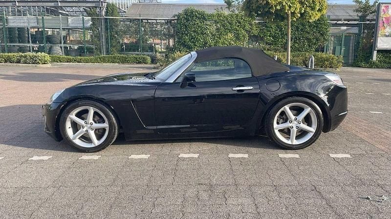 Schwarz Gebraucht 2008 Opel GT Cabrio | 10.500 € (Fairer Preis) - Bild 1/4