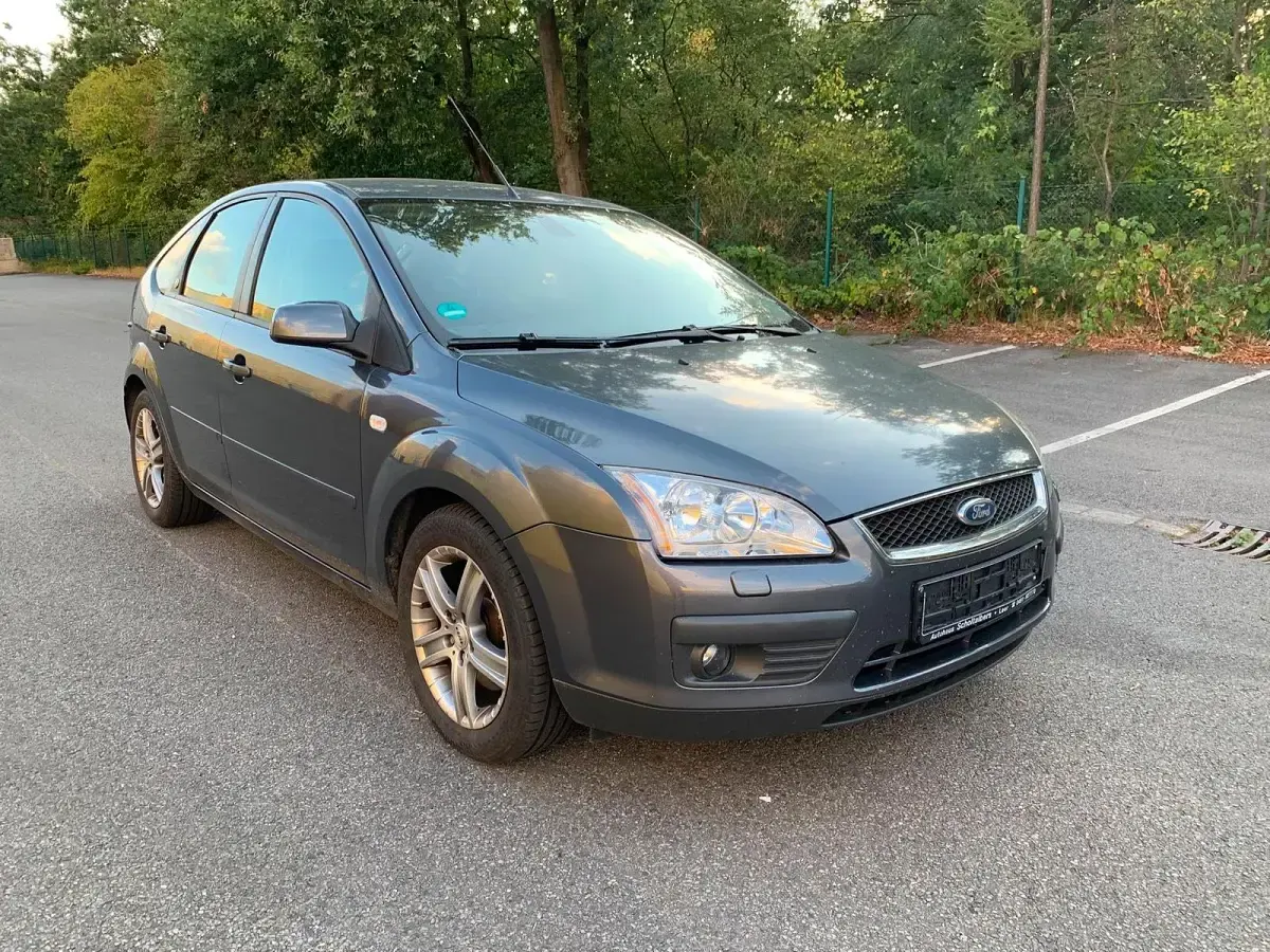 Gebraucht Ford Focus 120 PS (88 kW) 2005 Grau Limousine