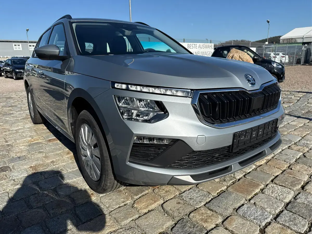 Neu Skoda Kamiq Selection 150 PS (110 kW) 2025 Smokey diamond metallic SUV