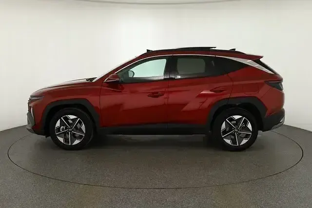 Neu Hyundai Tucson 150 PS (110 kW) 2025 Rot SUV