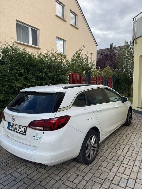 Weiß Gebraucht 2018 Opel Astra Business Kombi | 6.000 € (Superpreis) - Bild 1/4