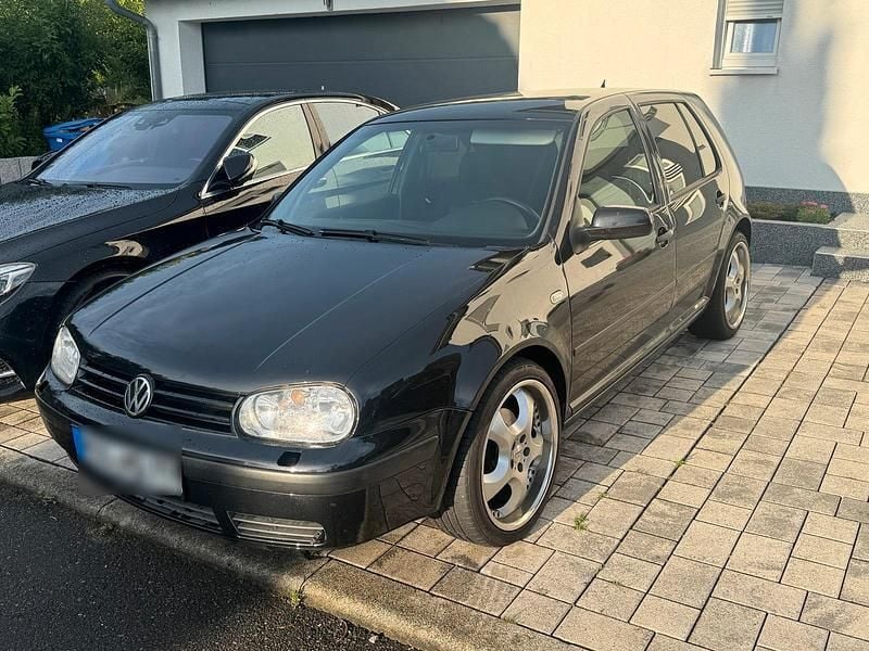 Gebraucht 2002 VW Golf IV Kleinwagen | 1.800 € (Etwas zu teuer) - Bild 1/4