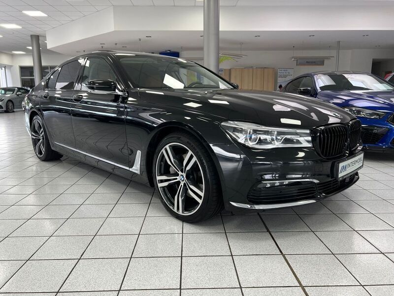 Gebraucht BMW 740 320 PS (235 kW) 2018 Black sapphire metallic Limousine