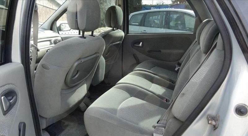 Gebraucht Renault Scénic 107 PS (78 kW) 2002 Silber Van / Kleinbus