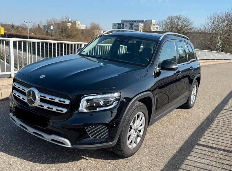 Gebraucht Mercedes GLB200 166 PS (122 kW) 2021 Schwarz SUV