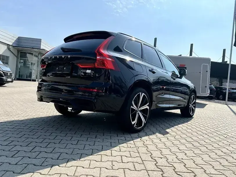 Gebraucht Volvo XC60 R-Design 398 PS (292 kW) 2022 Onyx black / metallic SUV