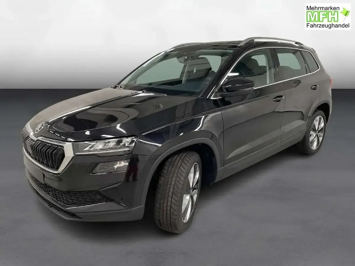 Neu Skoda Karoq Selection 150 PS (110 kW) 2026 Wählbar SUV