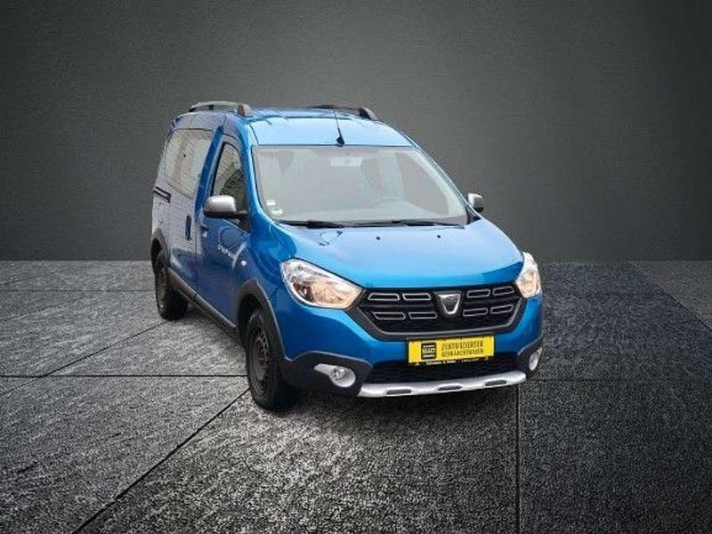 Gebraucht Dacia Dokker Stepway 131 PS (96 kW) 2021 Blau Van / Kleinbus
