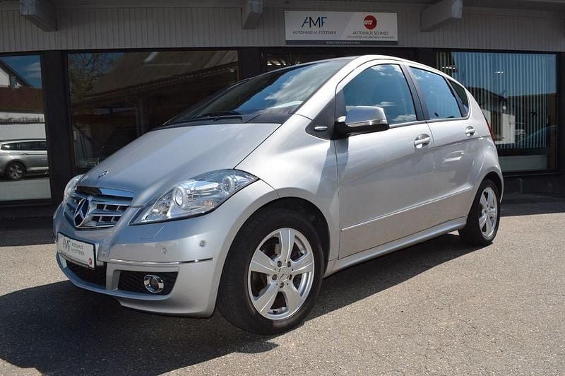 Usata Mercedes A200 136 CV (100 kW) 2011 Argento Berlina
