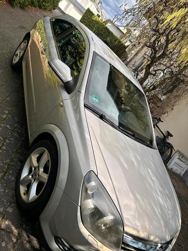 Gebraucht Opel Astra GTC 125 PS (91 kW) 2005 Silber Coupé