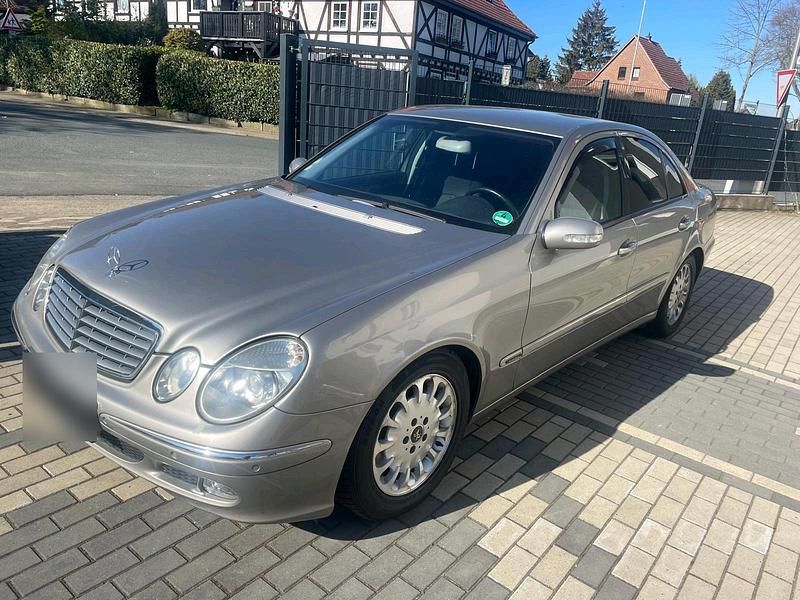 Second-hand Mercedes E320 225 CP (165 kW) 2002 Gri Berlinǎ