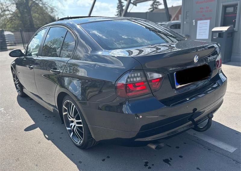 Gebraucht BMW 320 163 PS (119 kW) 2006 Schwarz Limousine