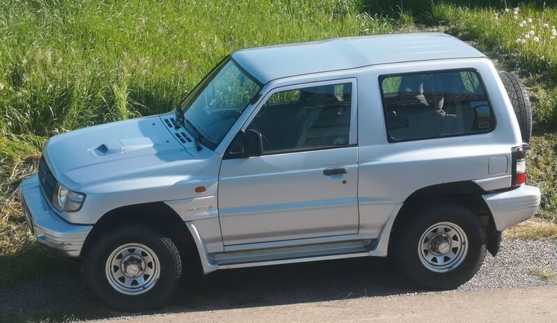 Silber Gebraucht 2005 Mitsubishi Pajero SUV | 4.800 € (Superpreis) - Bild 1/4