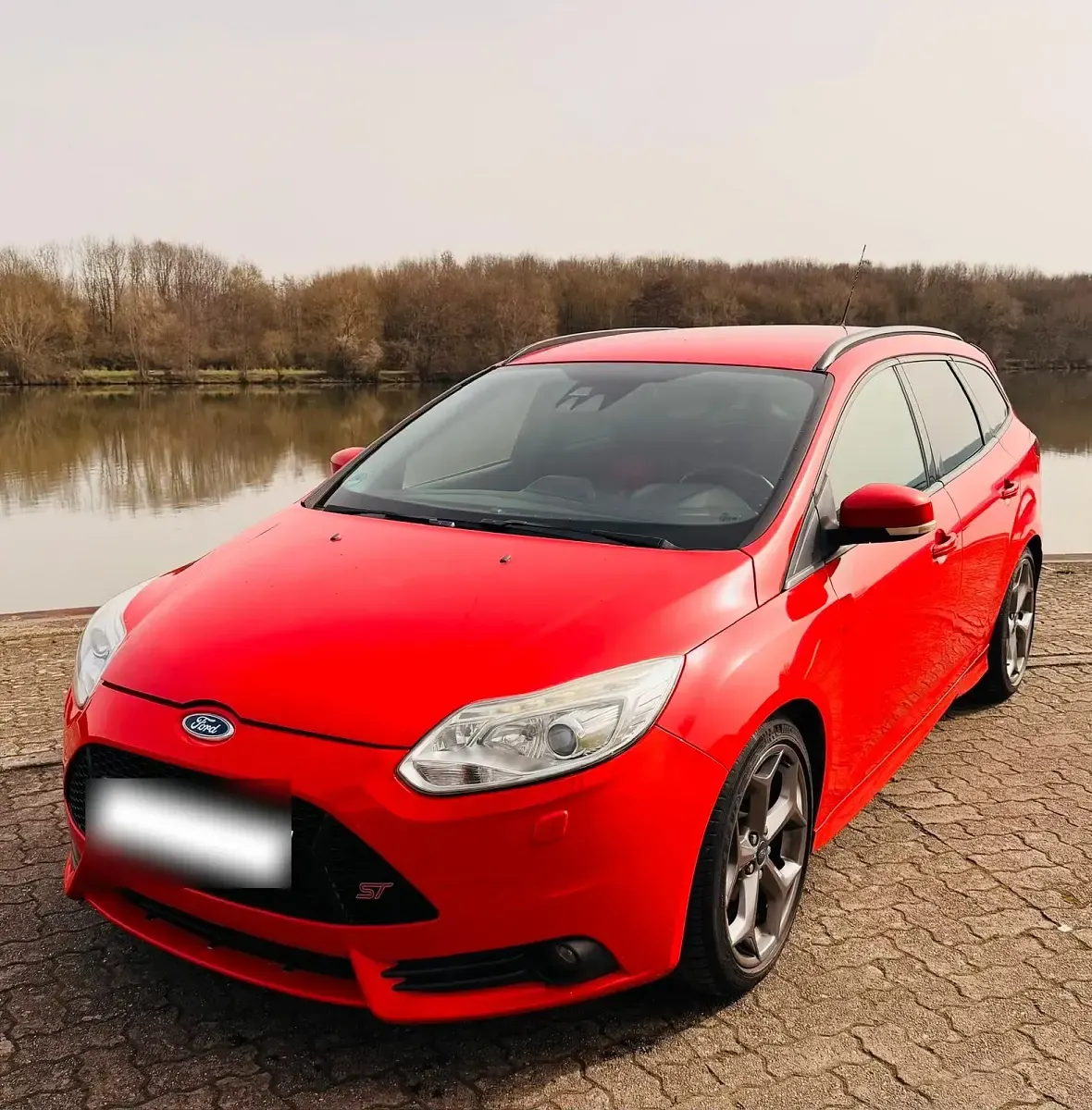 Brugt Ford Focus ST 250 HK (183 kW) 2012 Rød Stationcar