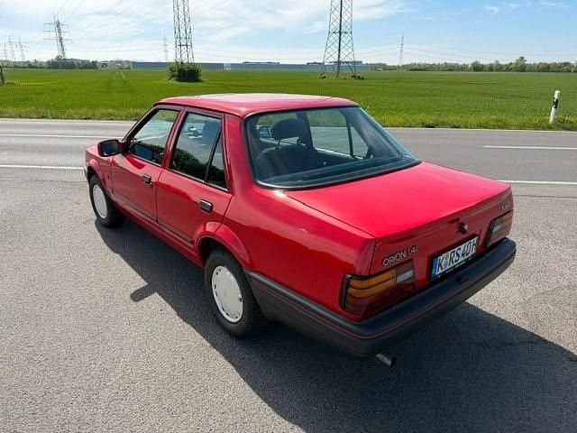 Gebraucht Ford Orion 73 PS (53 kW) 1990 Rot Limousine