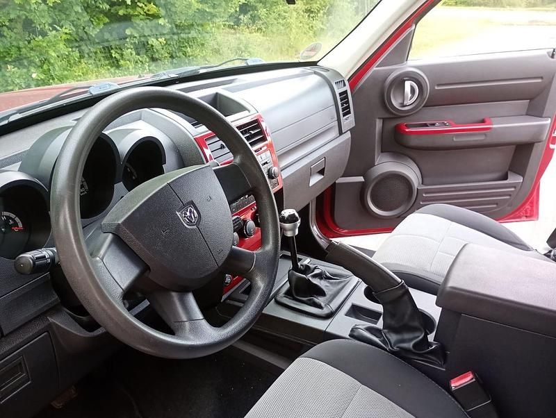 Usata Dodge Nitro 177 CV (130 kW) 2008 Rosso SUV