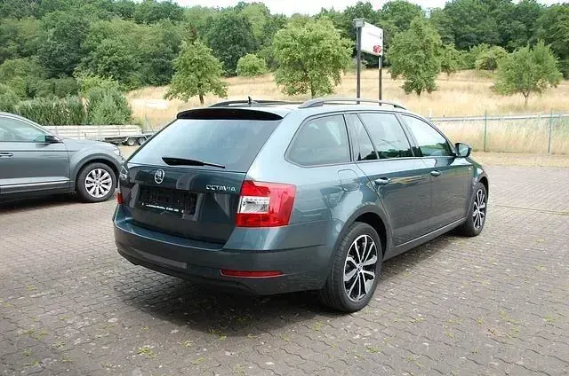Gebraucht Skoda Octavia Soleil 150 PS (110 kW) 2019 Grau Kombi
