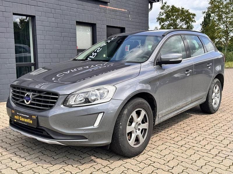 Grau Gebraucht 2016 Volvo XC60 Momentum SUV | 14.995 € (Guter Preis) - Bild 1/4