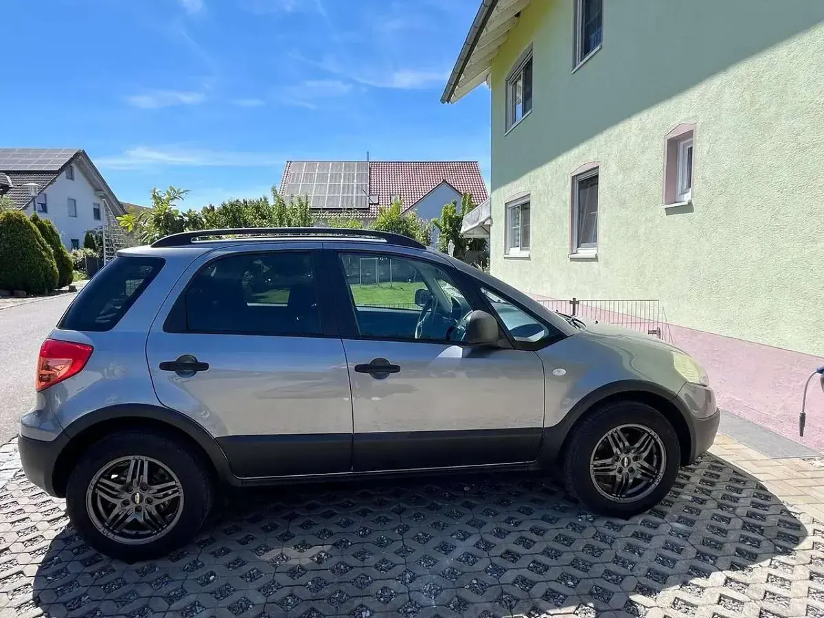Gebraucht Fiat Sedici Emotion 120 PS (88 kW) 2011 Grau SUV