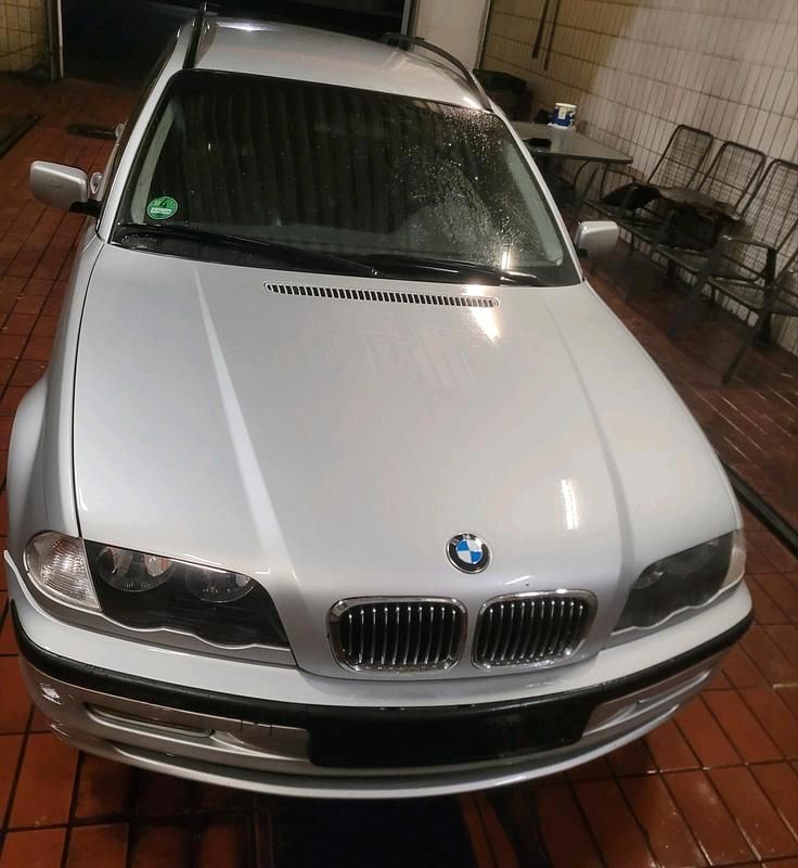 Gebraucht BMW 320 170 PS (125 kW) 2000 Silber Kombi