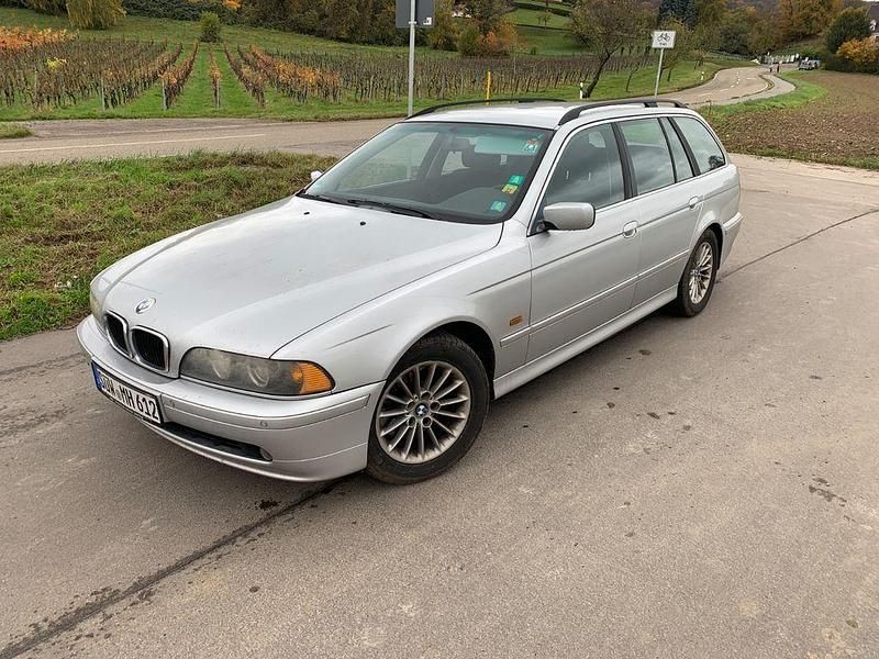 Silber Gebraucht 2003 BMW 530 Kombi | 2.400 € (Teuer) - Bild 1/4