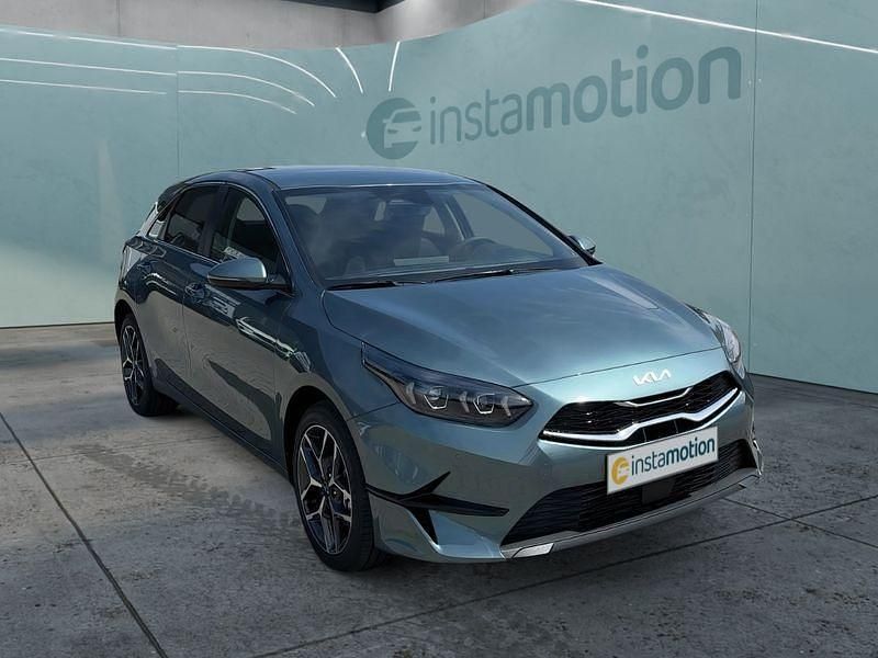 Neu Kia Ceed 140 PS (102 kW) 2025 Grau Kleinwagen