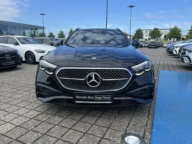 Gebraucht Mercedes E450 AMG 367 PS (269 kW) 2025 Metalliclack obsidianschwarz Kombi