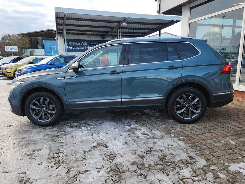 Gebraucht VW Tiguan Allspace 150 PS (110 kW) 2022 Blau SUV