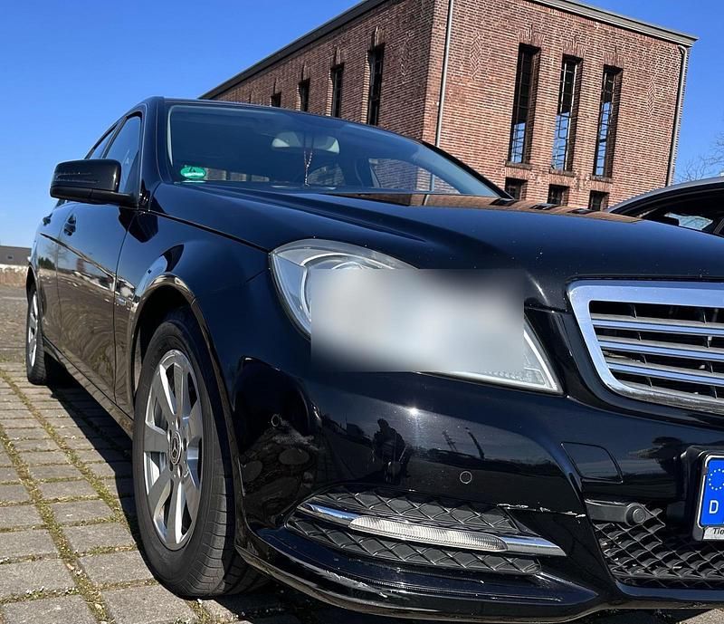 Schwarz Gebraucht 2013 Mercedes C180 Limousine | 10.000 € (Fairer Preis) - Bild 1/4