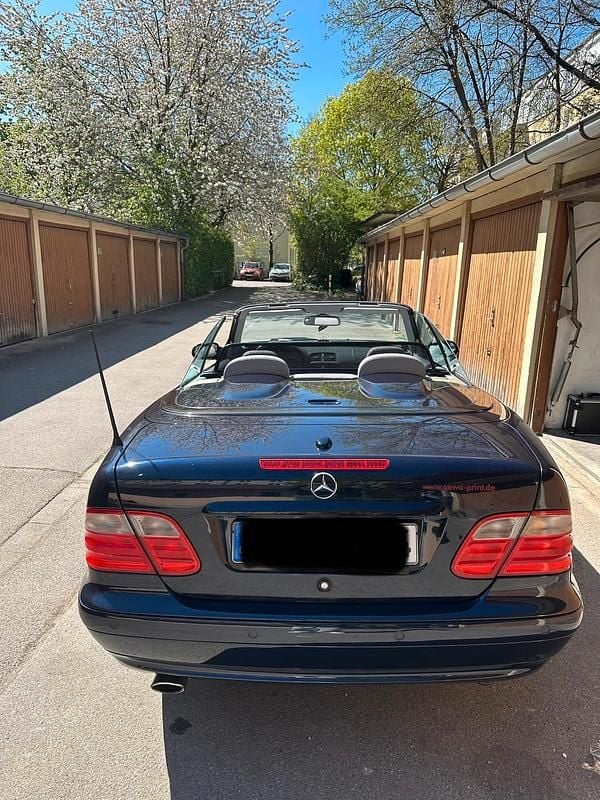Gebraucht Mercedes CLK320 Avantgarde 218 PS (160 kW) 2000 Blau Cabrio