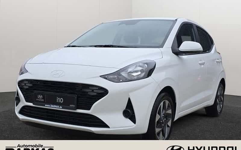 Weiß Gebraucht 2024 Hyundai i10 Trend Kleinwagen | 17.490 € (Fairer Preis) - Bild 1/3