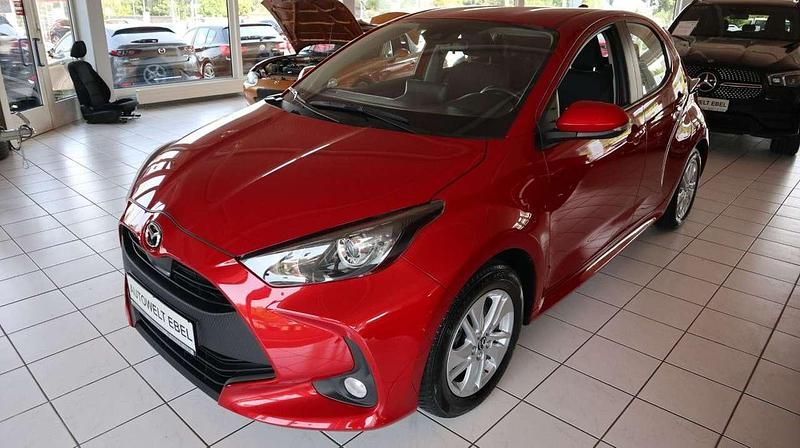 Rot Gebraucht 2022 Mazda 2 Kleinwagen | 16.910 € (Fairer Preis) - Bild 1/4