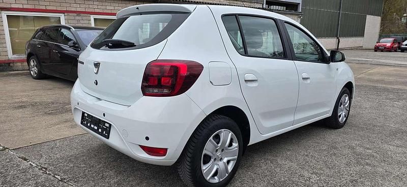 Gebraucht Dacia Sandero Lauréate 73 PS (53 kW) 2018 Gletscherweiss Kleinwagen
