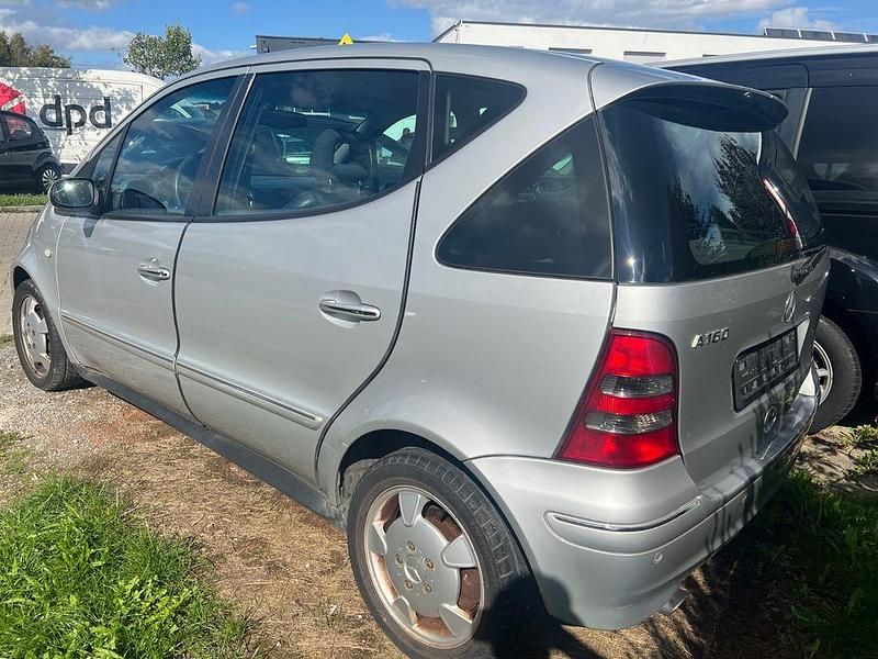 Gebraucht Mercedes A160 Elegance 102 PS (75 kW) 2002 Silber Van / Kleinbus