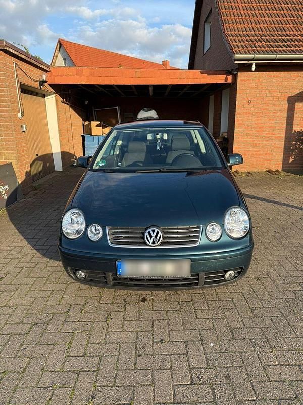 Grün Gebraucht 2004 VW Polo Comfortline Limousine | 500 € (Superpreis) - Bild 1/4