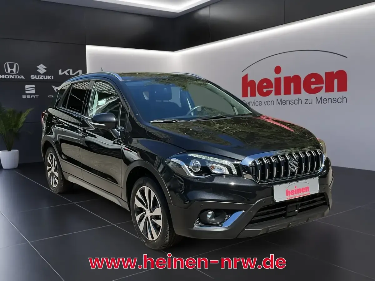 Gebraucht Suzuki SX4 S-Cross Comfort+ 129 PS (94 kW) 2021 Cosmic black pearl SUV