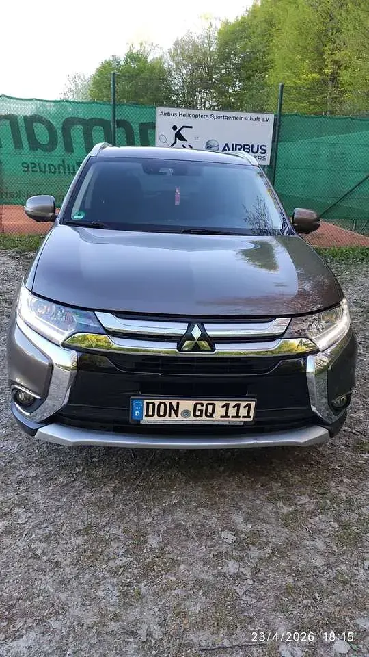 Gebraucht Mitsubishi Outlander Plus 150 PS (110 kW) 2016 Braun SUV