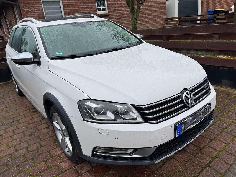 Weiß Gebraucht 2014 VW Passat Alltrack Highline Kombi | 11.000 € (Teuer) - Bild 1/4