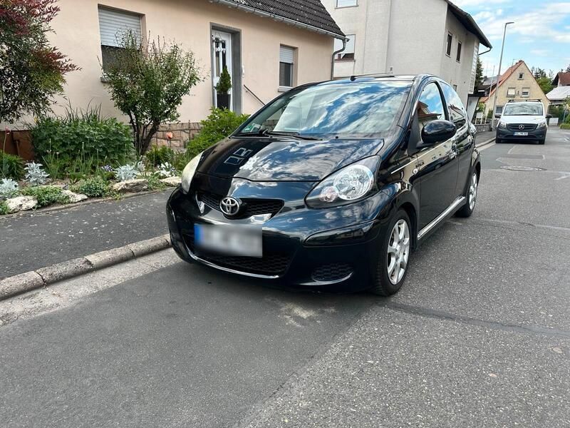 Schwarz Gebraucht 2010 Toyota Aygo Kleinwagen | 2.000 € (Fairer Preis) - Bild 1/4