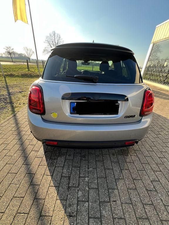 Gebraucht Mini Cooper SE 135 kW (184 PS) 2023 Silber Kleinwagen