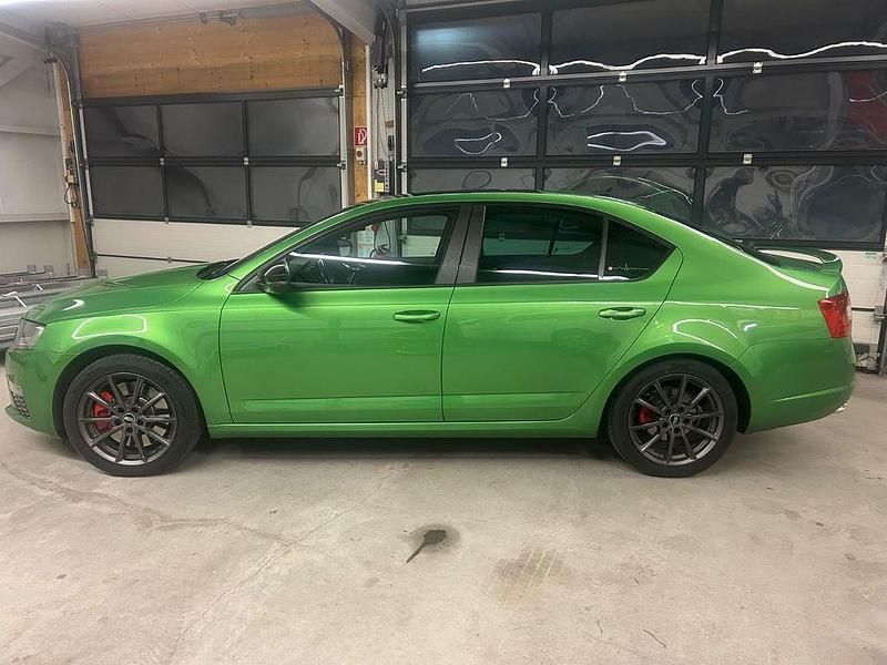 Gebraucht Skoda Octavia vRS 184 PS (135 kW) 2015 Grün Kleinwagen
