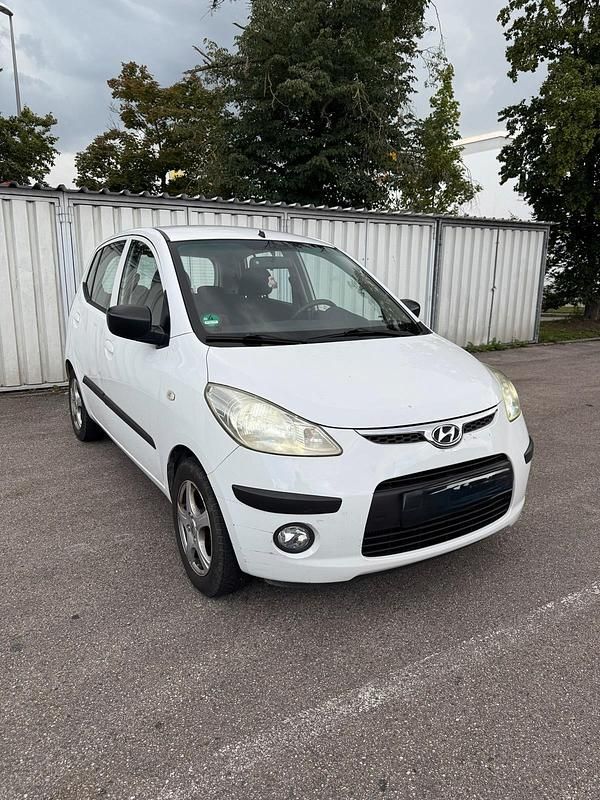 Gebraucht Hyundai i10 75 PS (55 kW) 2009 Weiß Kleinwagen