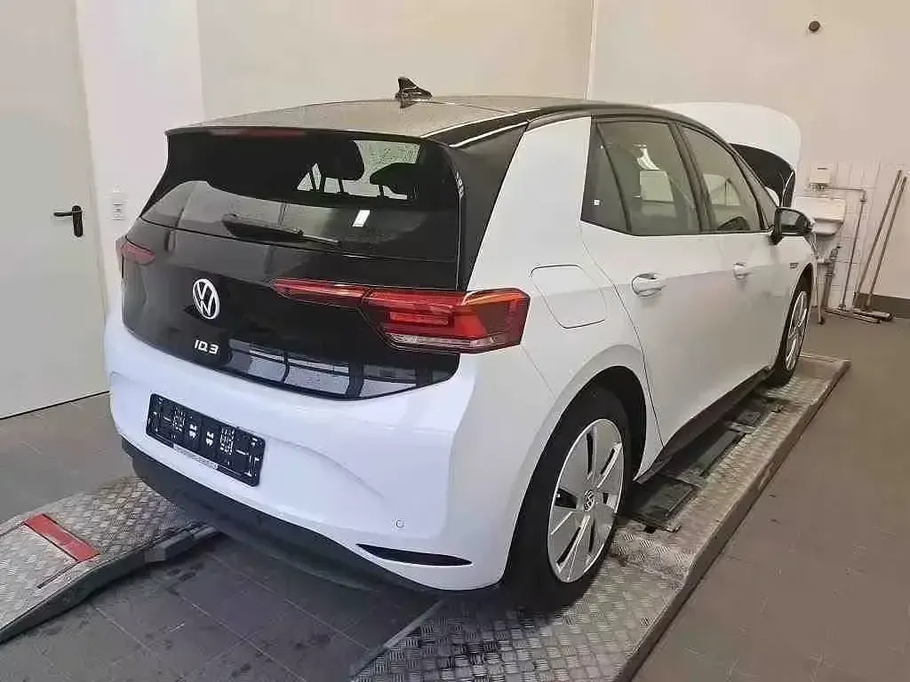 Gebraucht VW ID.3 Pro 107 kW (146 PS) 2021 Weiß Kleinwagen