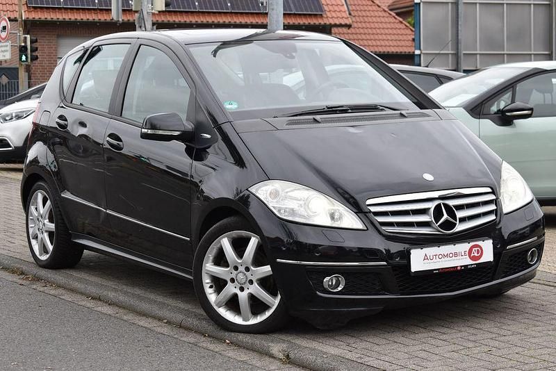 Schwarz Gebraucht 2010 Mercedes A200 Van / Kleinbus | 2.990 € (Fairer Preis) - Bild 1/3