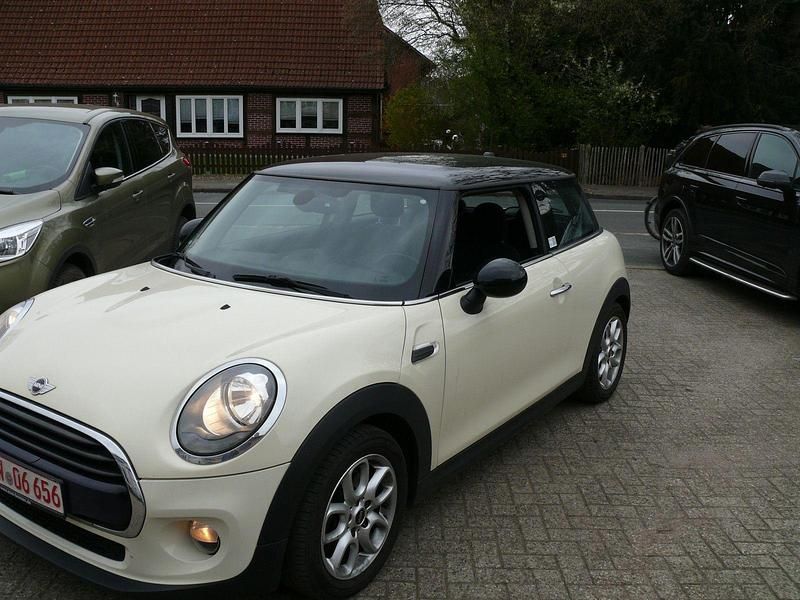 Second-hand Mini Cooper 136 CP (100 kW) 2016 Alb Hatchback