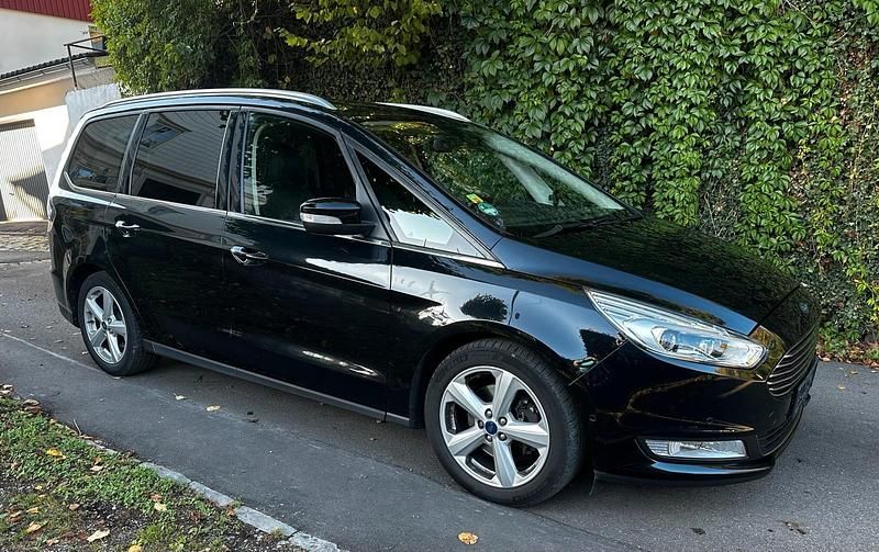 Schwarz Gebraucht 2015 Ford Galaxy Van / Kleinbus | 15.200 € (Fairer Preis) - Bild 1/4