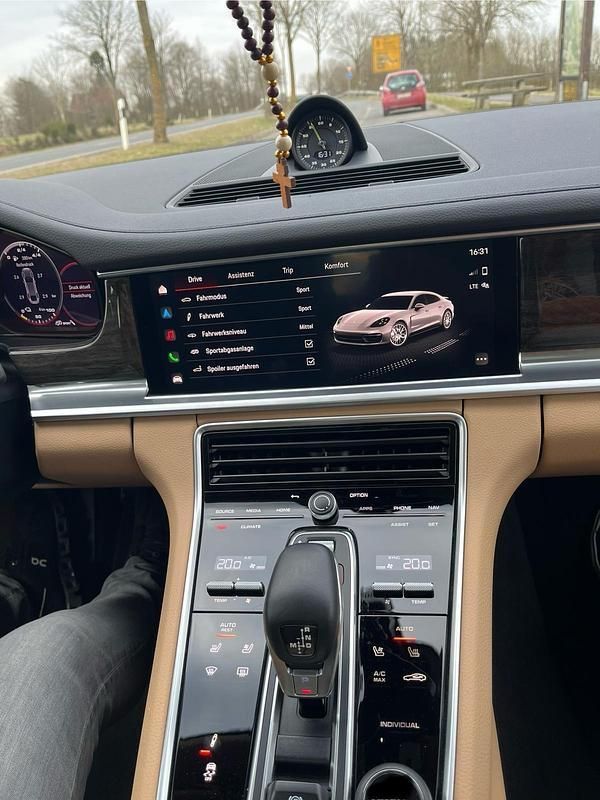 Grün Gebraucht 2023 Porsche Panamera Limousine | 90.000 € (Guter Preis) - Bild 1/4