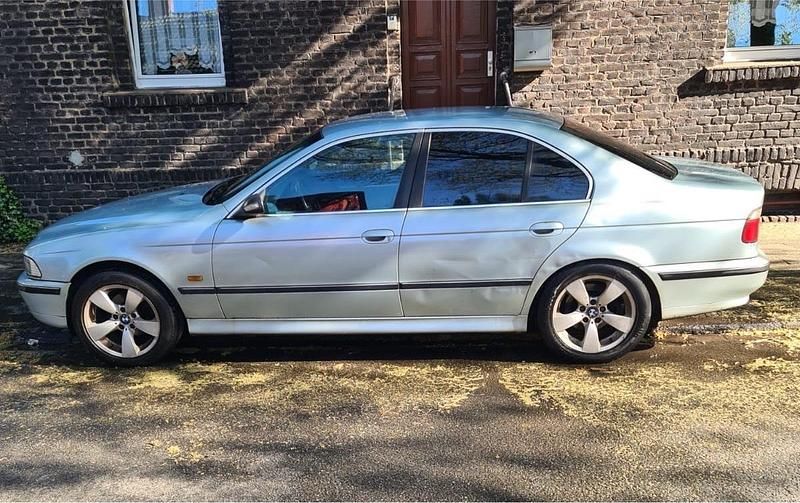 Gebraucht BMW 523 170 PS (125 kW) 1999 Limousine