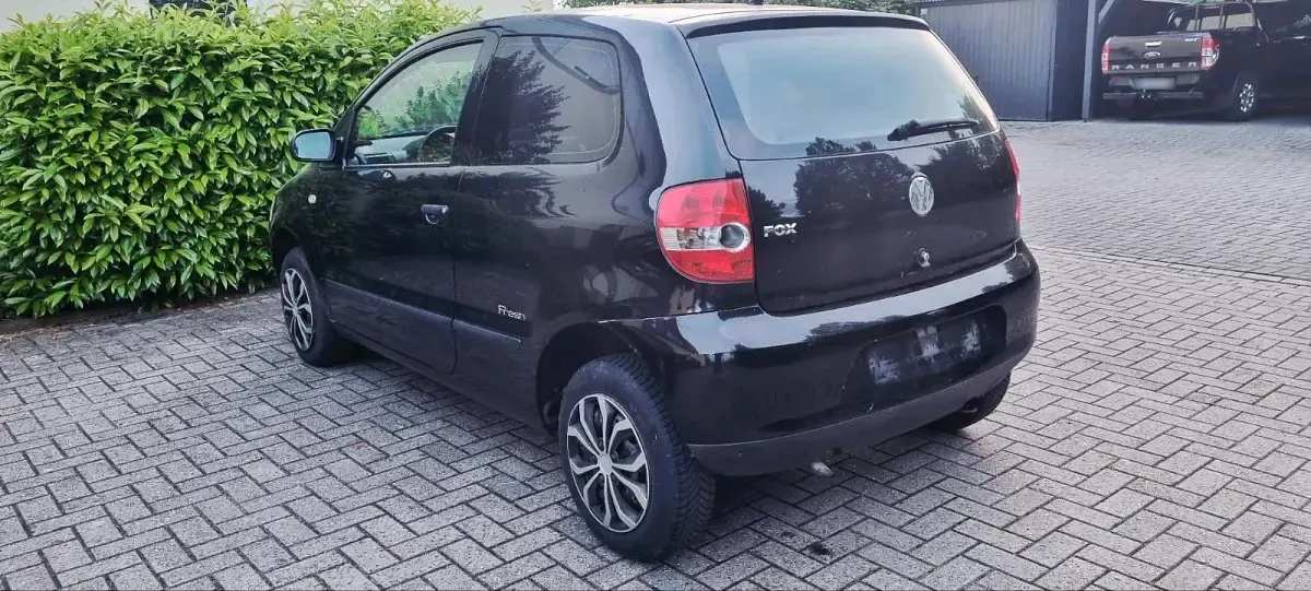 Gebraucht VW Fox 54 PS (39 kW) 2007 Schwarz Kleinwagen