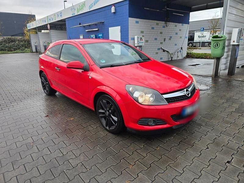 Rot Gebraucht 2009 Opel Astra Coupé | 1.890 € (Fairer Preis) - Bild 1/4